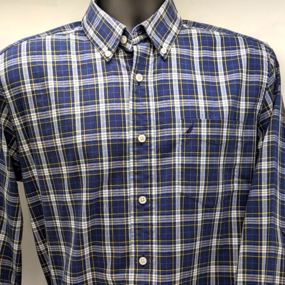 Nautica Men's Button Down Plaid Long Sleeve Shirt Large